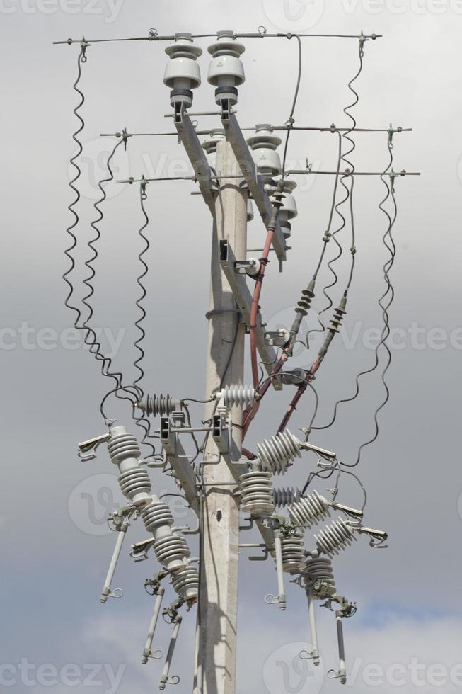 Conector de líneas de energía eléctrica foto