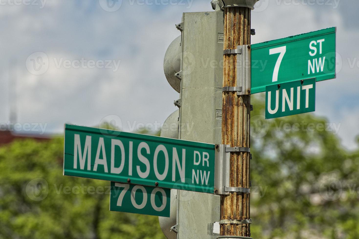 madison avenue sign photo