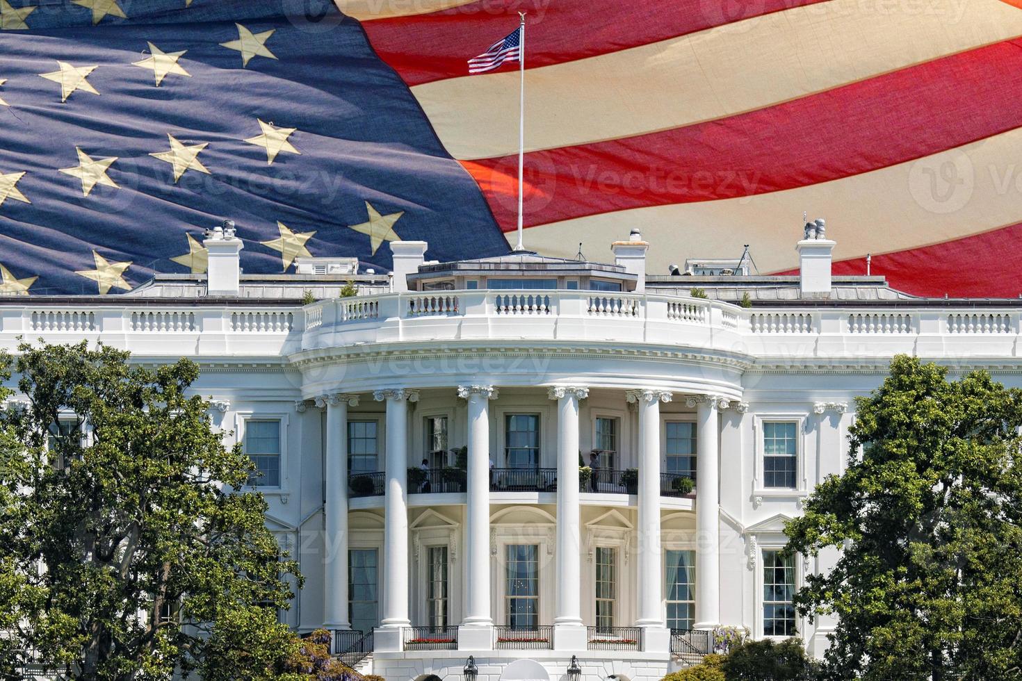 White House building in Washington DC photo