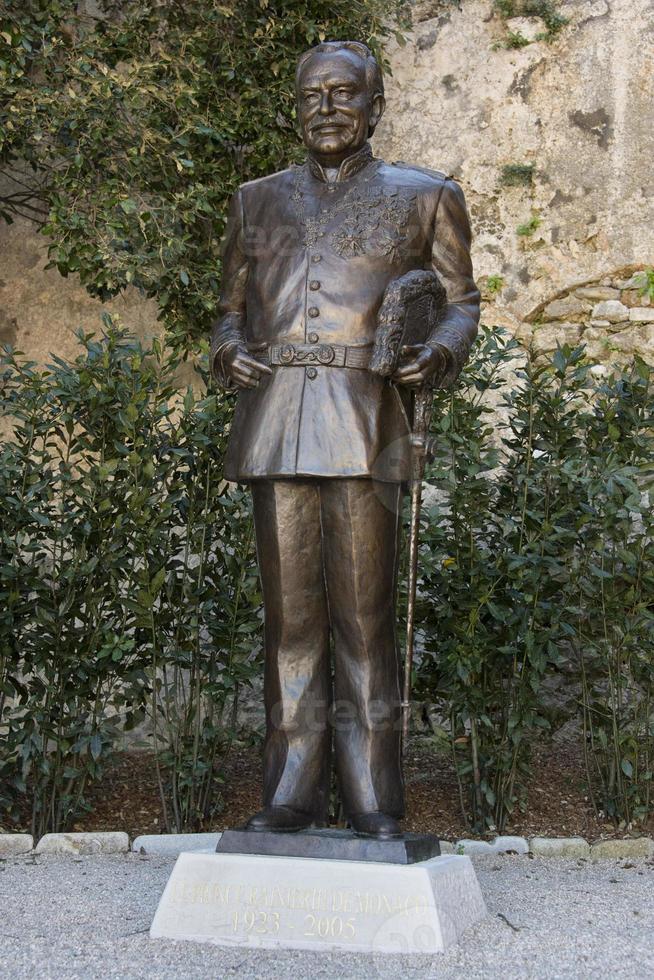 ranieri monaco prince statue photo