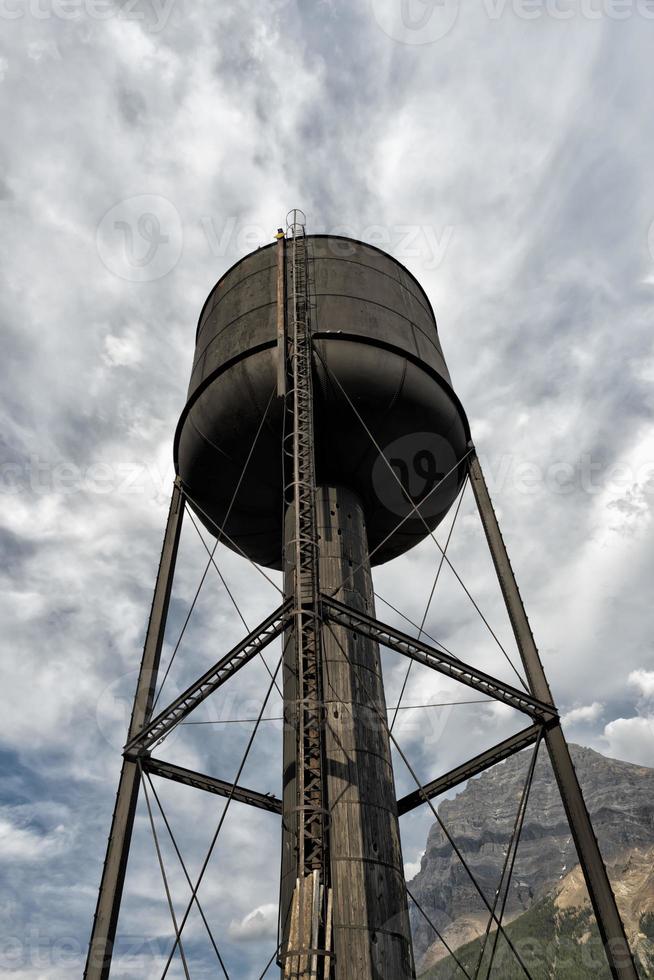 antiguo ferrocarril agua torre foto