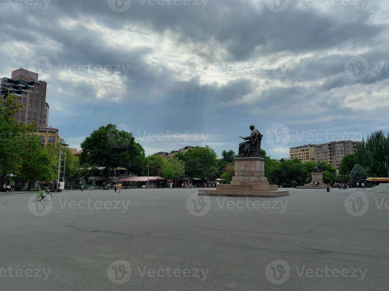 paisaje urbano edificios en ereván Armenia foto