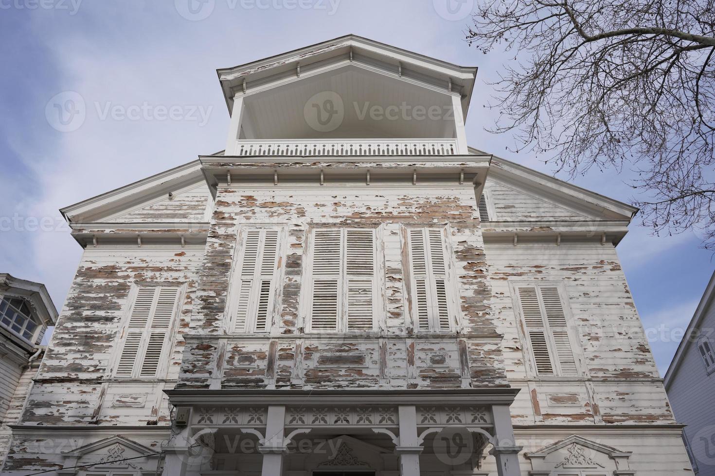 antiguo edificio en buyuk ada, Estanbul, turkiye foto