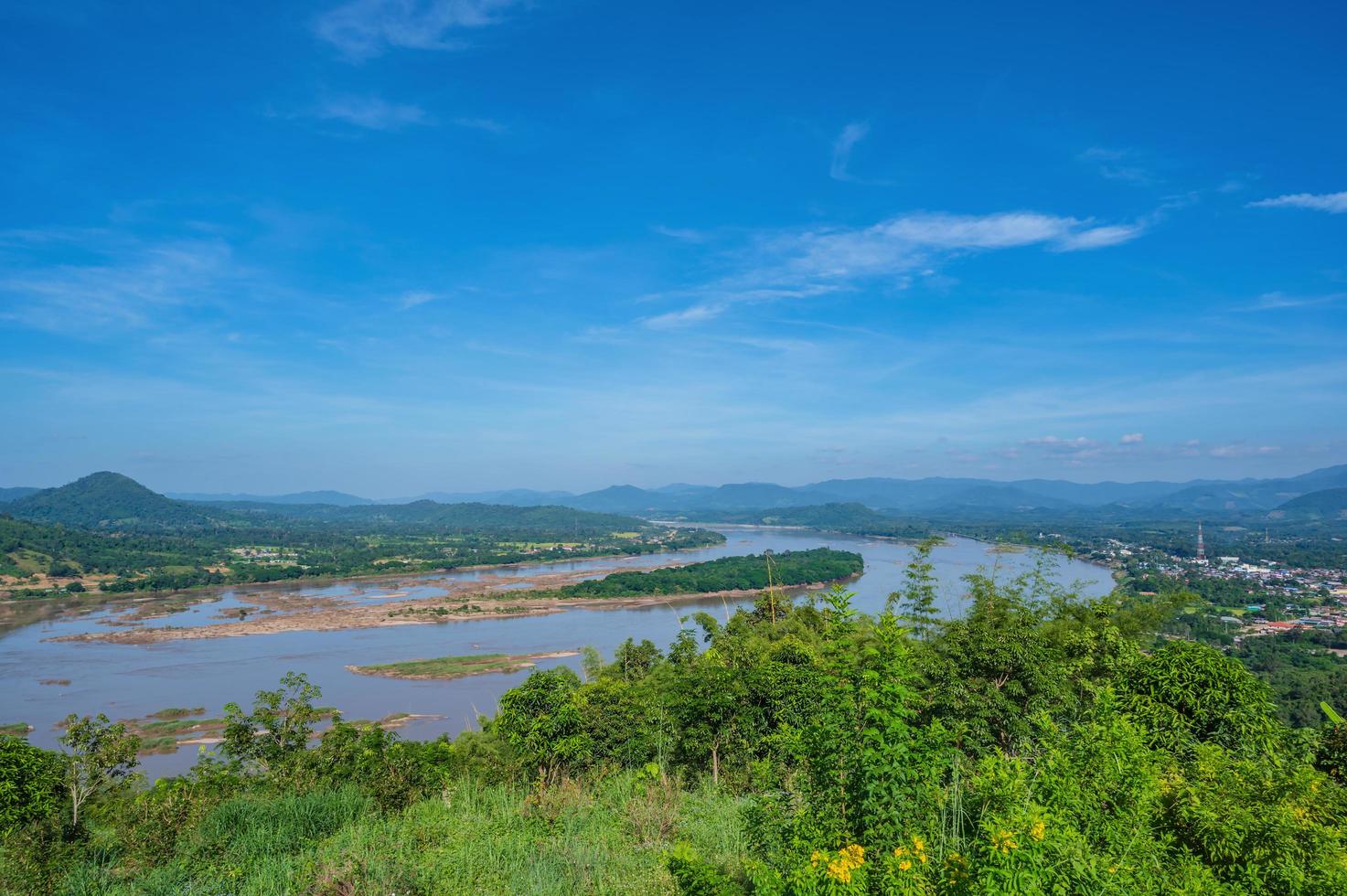 hermosa paisaje ver en phu lamduan a loei tailandia.phu lamduan es un nuevo turista atracción y punto de vista de mekong río Entre Tailandia y loas. foto