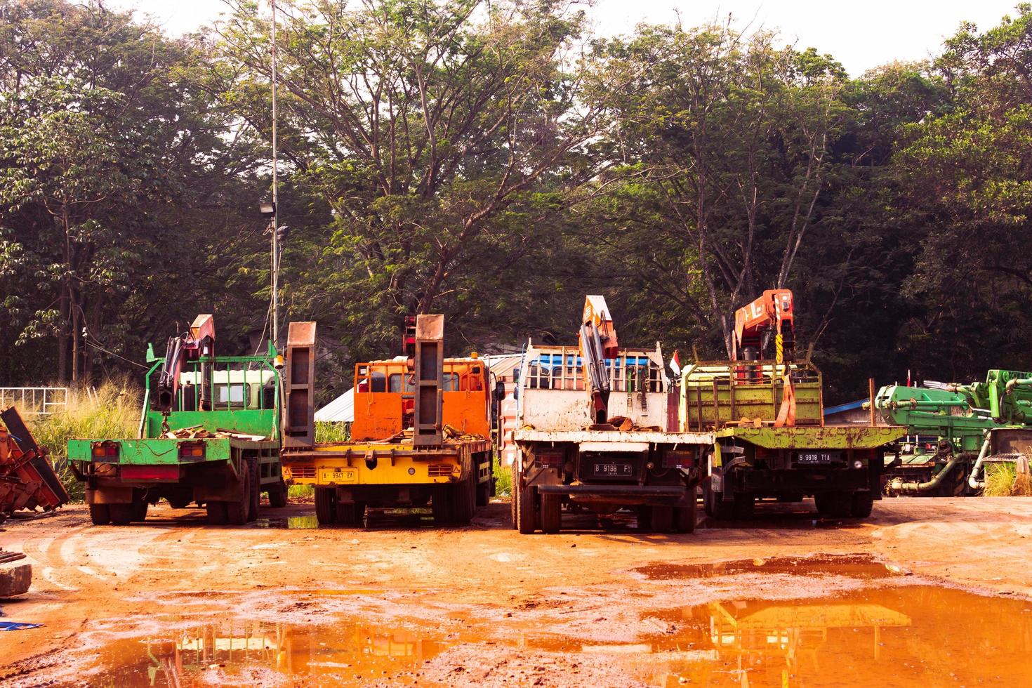 pesado equipo construcción sitio en bekasi Indonesia foto