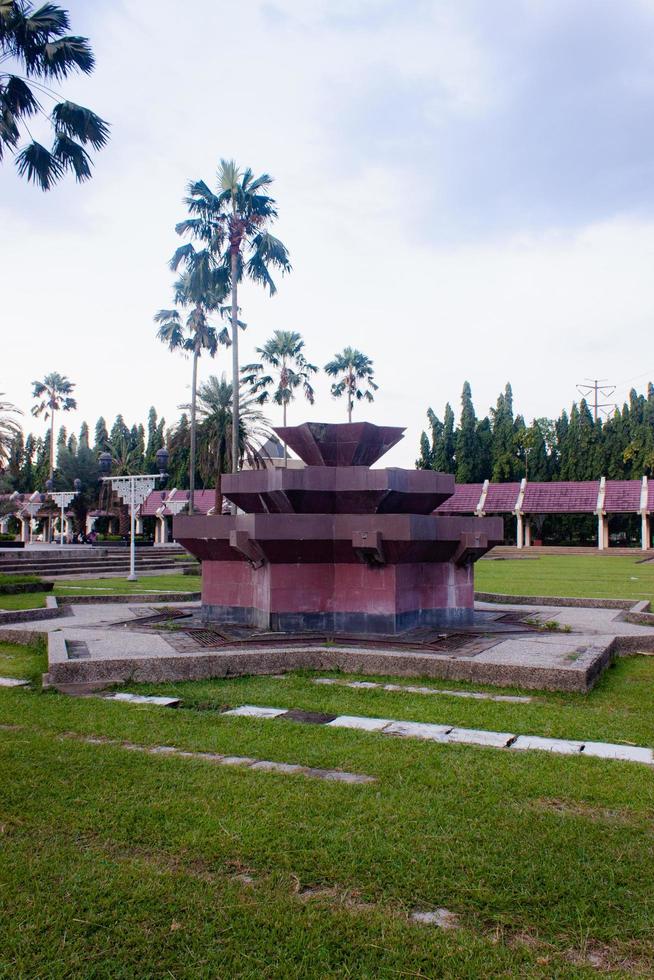 exterior de a estaño mezquita, masjid a estaño Jacarta, Indonesia foto