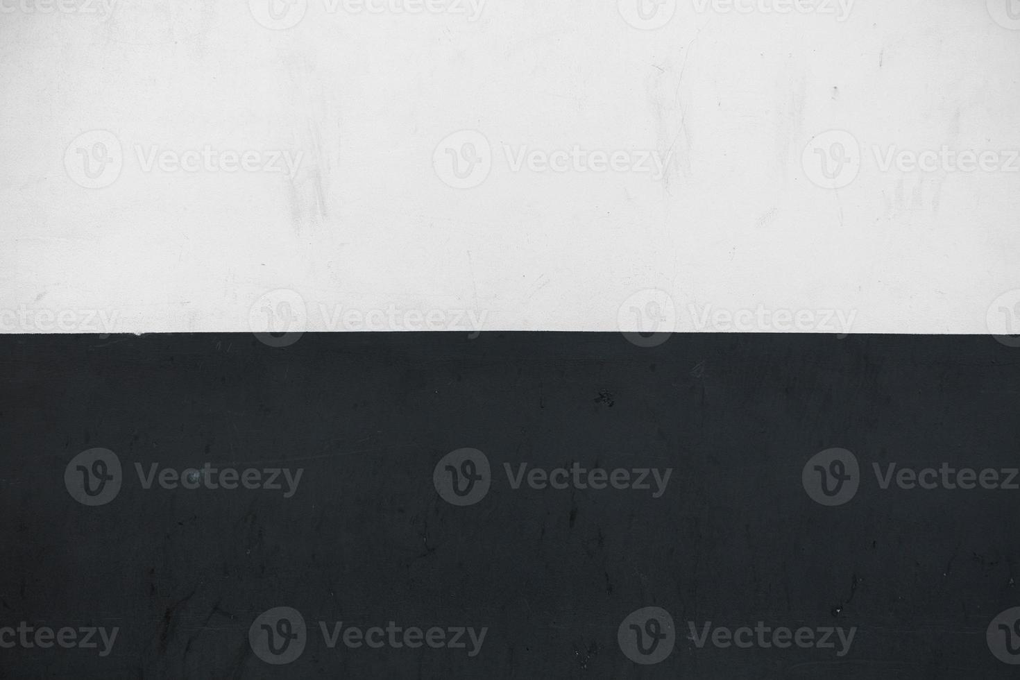 Wall painted in white and black photo