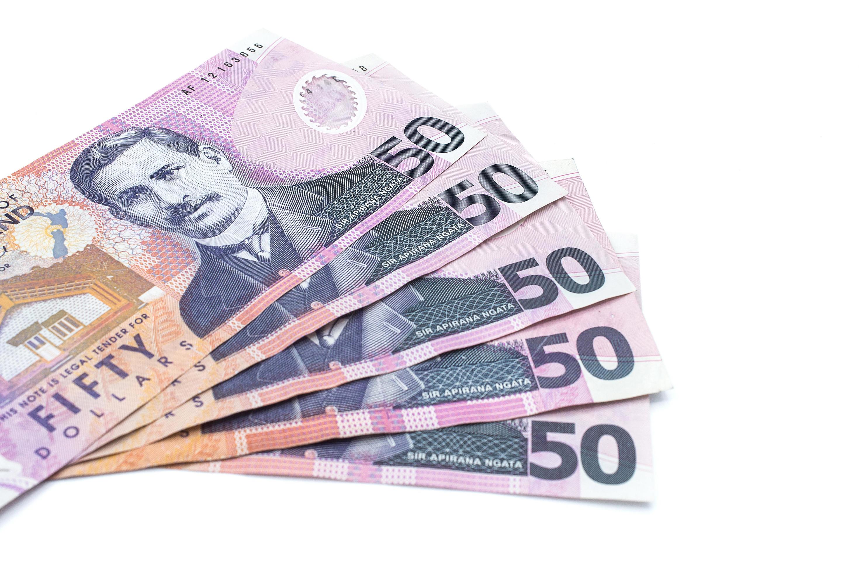 Nuevo Zelanda 50 Dolares Banco Nota En Aislado Blanco Antecedentes El nuevo-zelanda-50-dolares-banco-nota-en-aislado-blanco-antecedentes-el