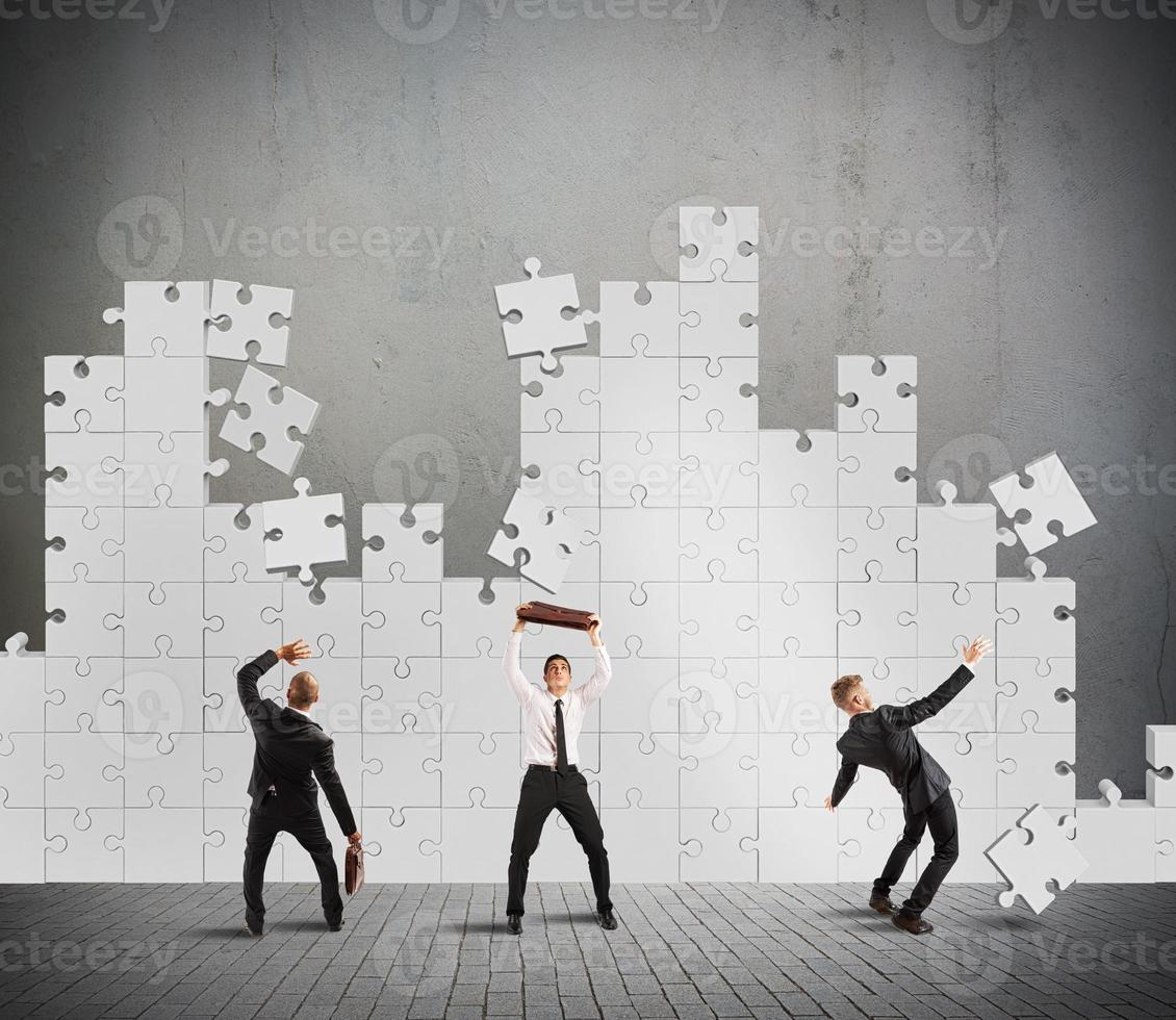 Puzzle fall and failure photo