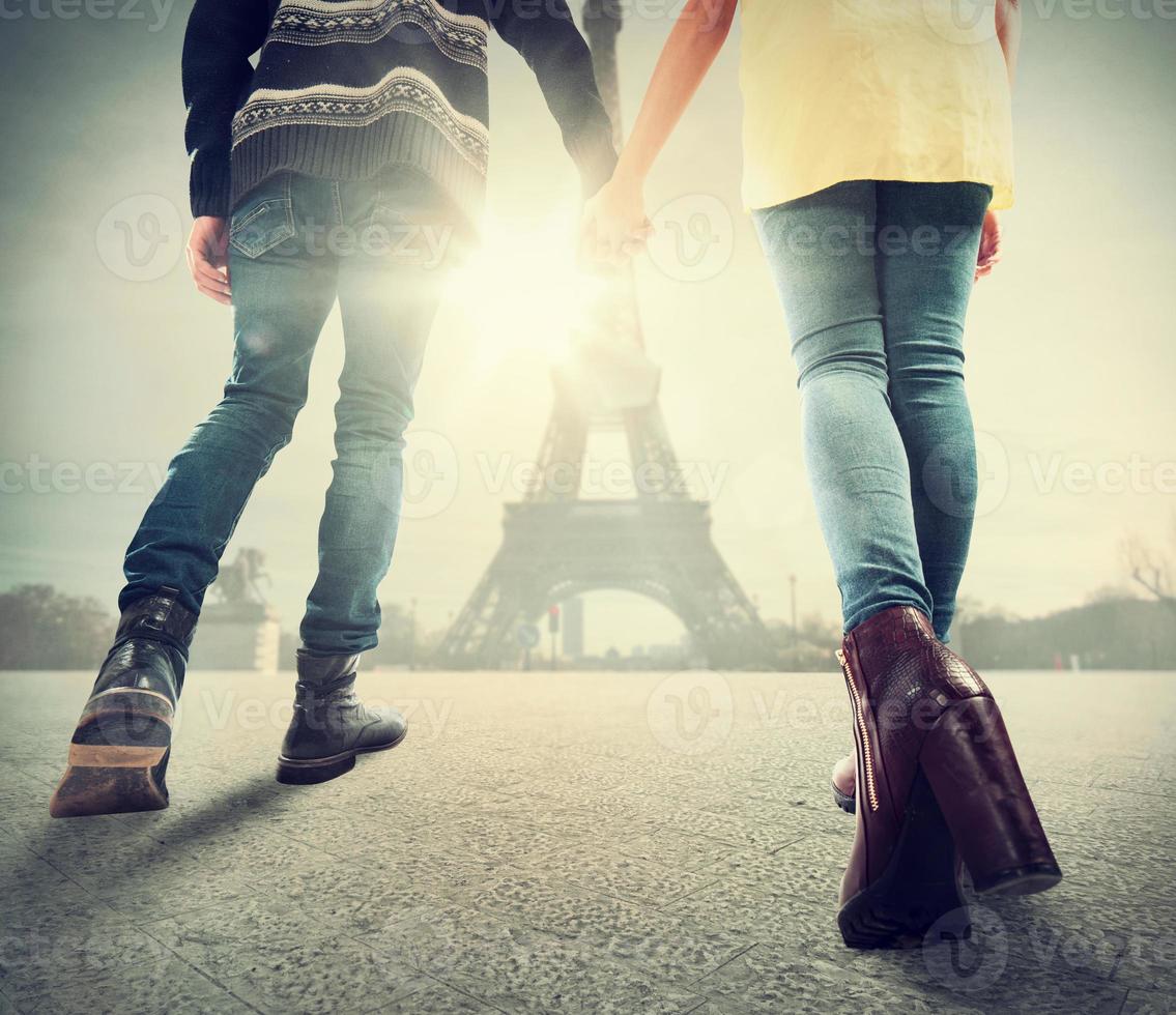 Pareja en amor en París foto