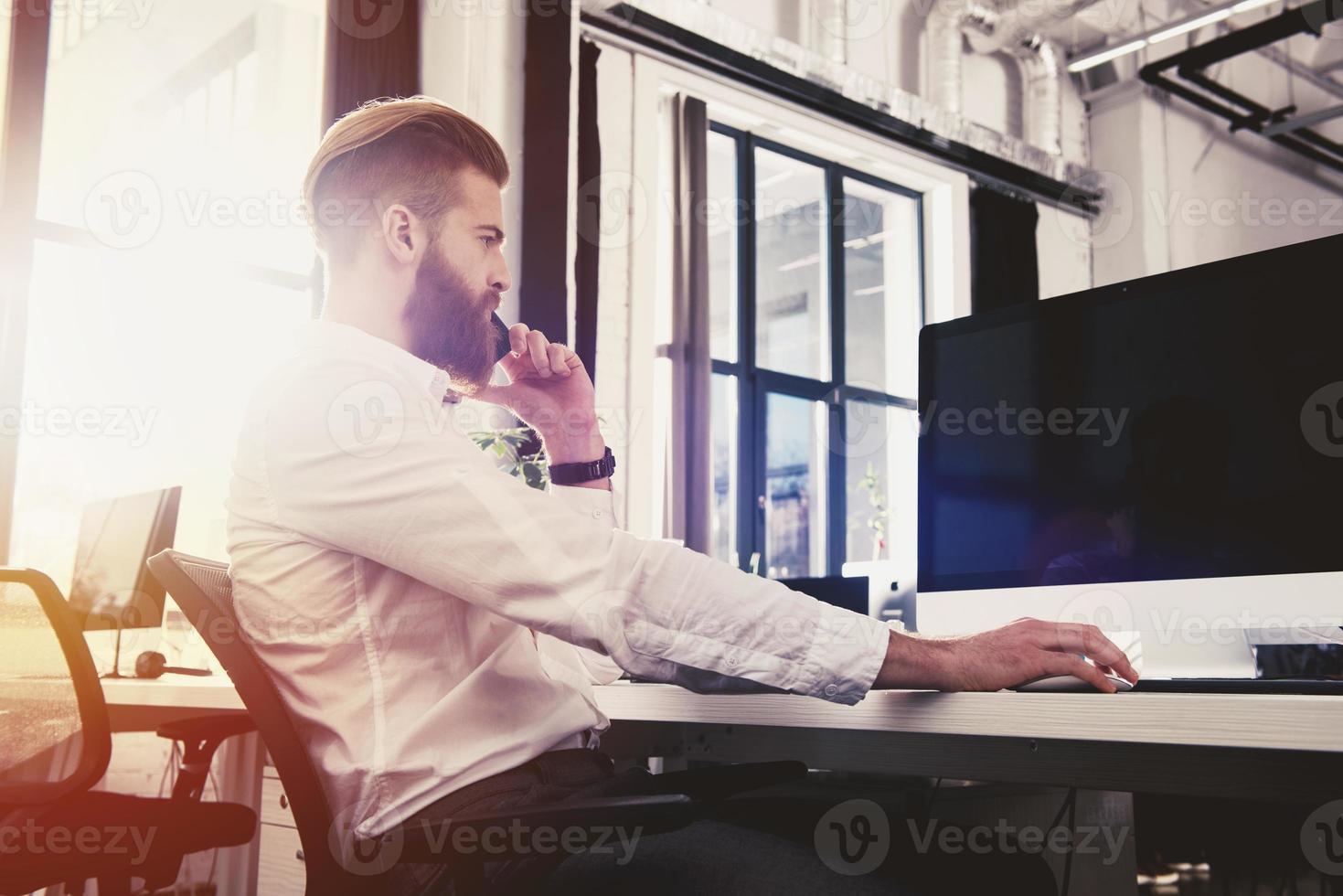 Businessman in office connected on internet network. concept of startup company photo