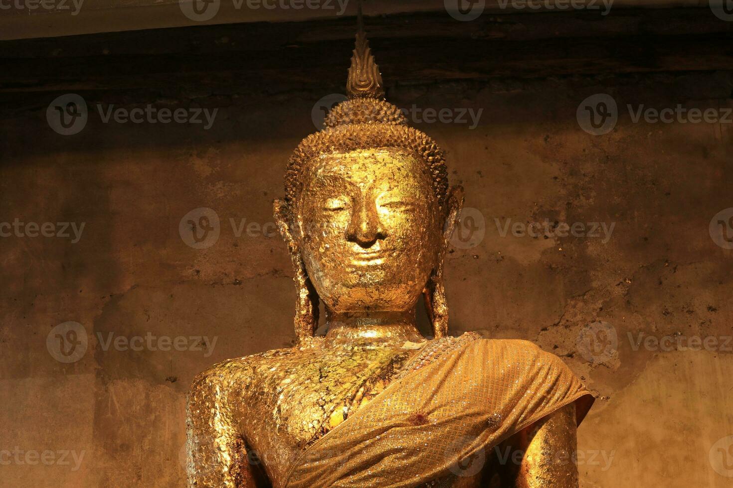 The ancient Buddha statues that existed in the Thai-Burma wars are visible images and references. In ancient times, it is a myth that cannot be identified. photo