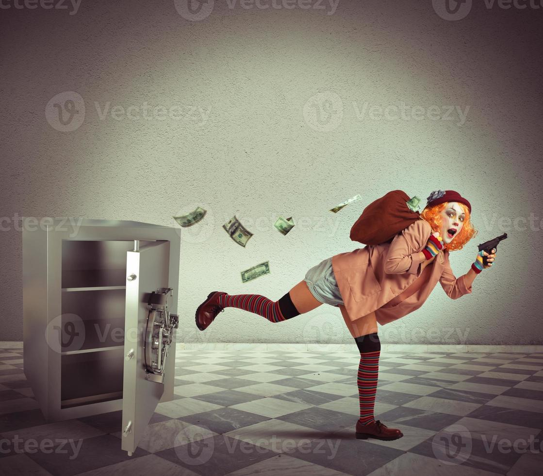 Clown steals from the safe photo