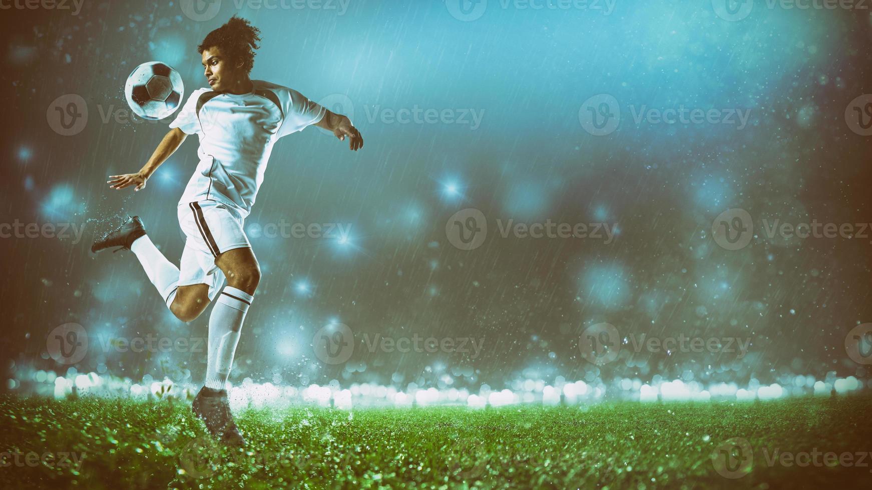 fútbol acción escena con un futbolista en blanco uniforme ejecutando un tacón pelota detener foto