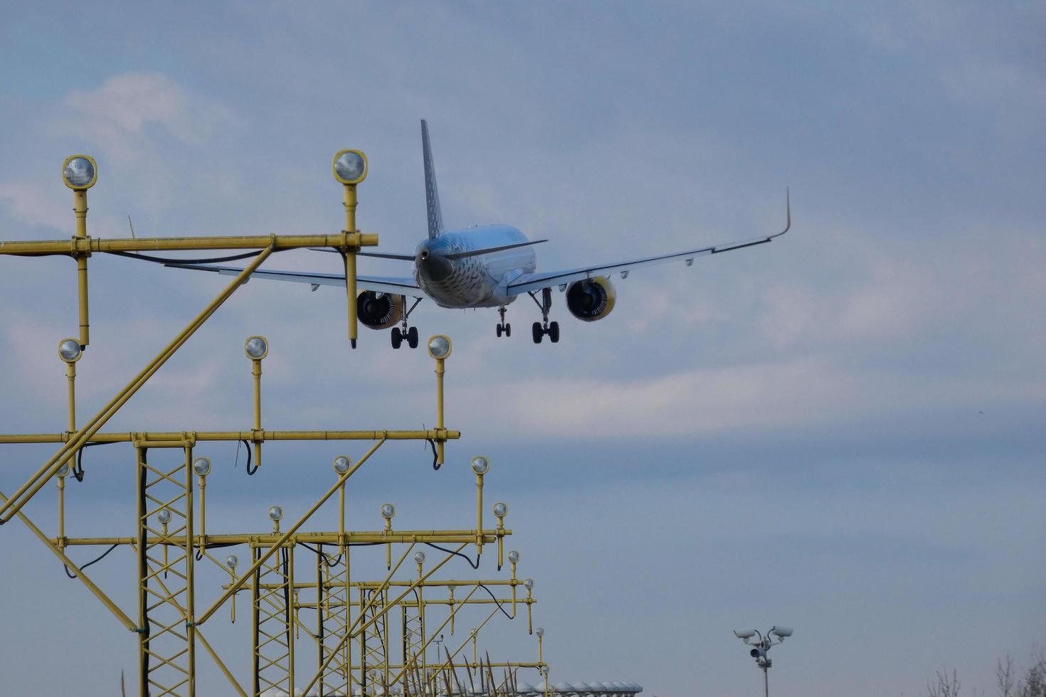 comercial avión Entrada a un aeropuerto, aeropuerto Entrada señales, aeropuerto Entrada luces foto