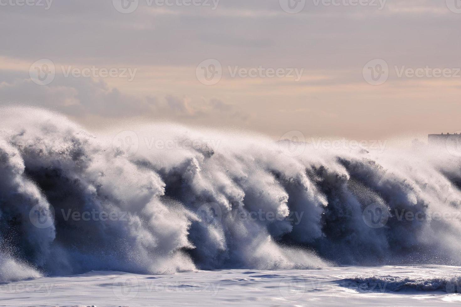 Huge sea waves photo