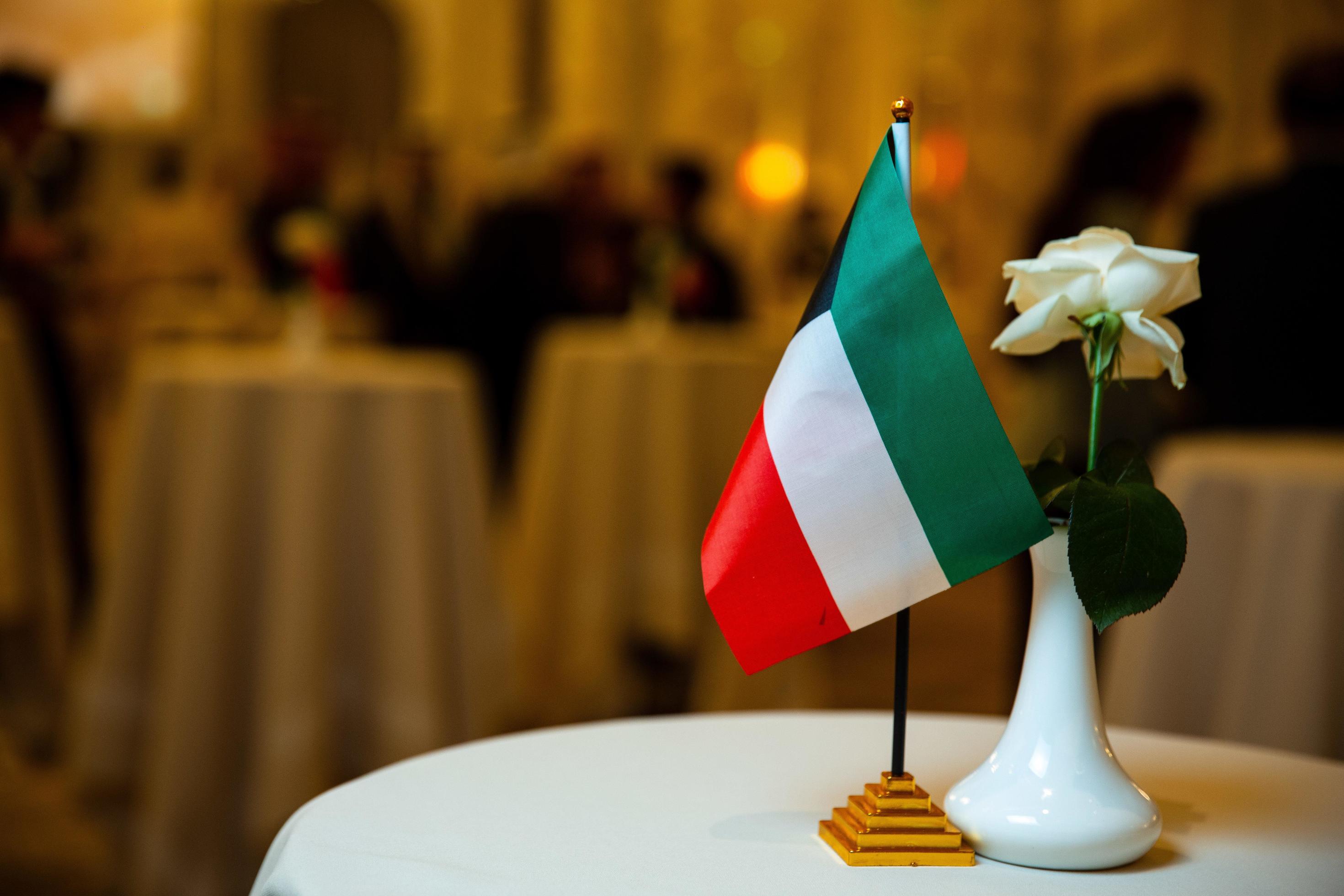 kuwait flag on the table 20807990 Stock Photo at Vecteezy