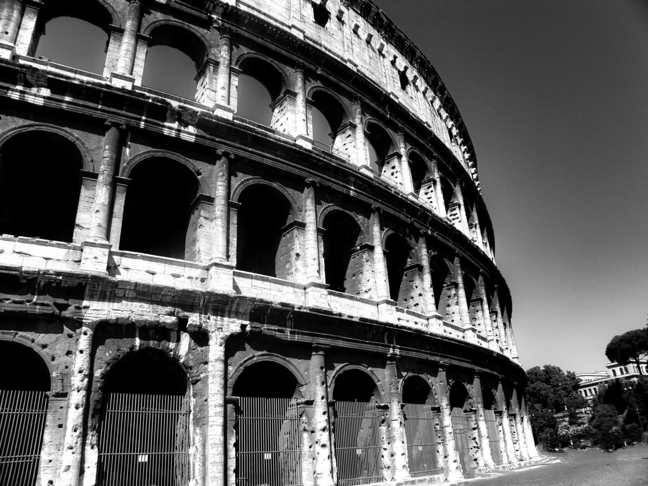 el coliseo, un romano Monumento símbolo de Roma, capital de Italia. en agosto 2010 foto