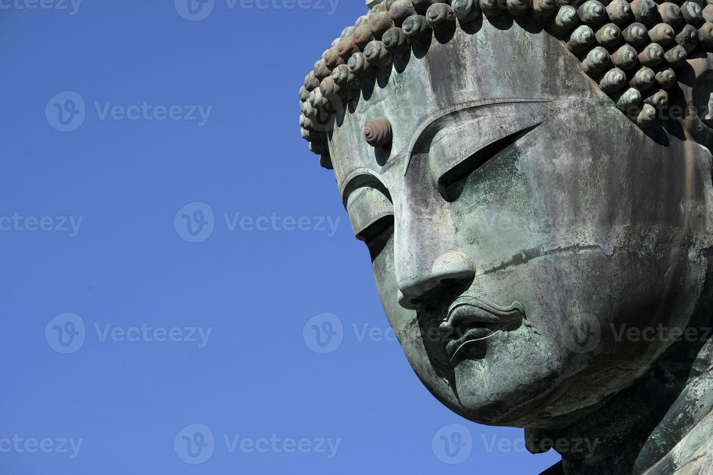 Giant buddha in Kamakura, Japan photo