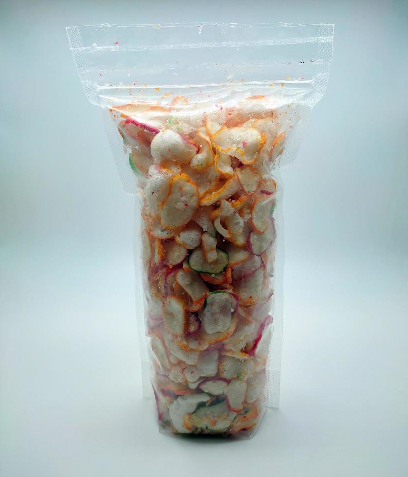 Seblak crackers or Seblak crackers in vacuum plastic wrap 20822327