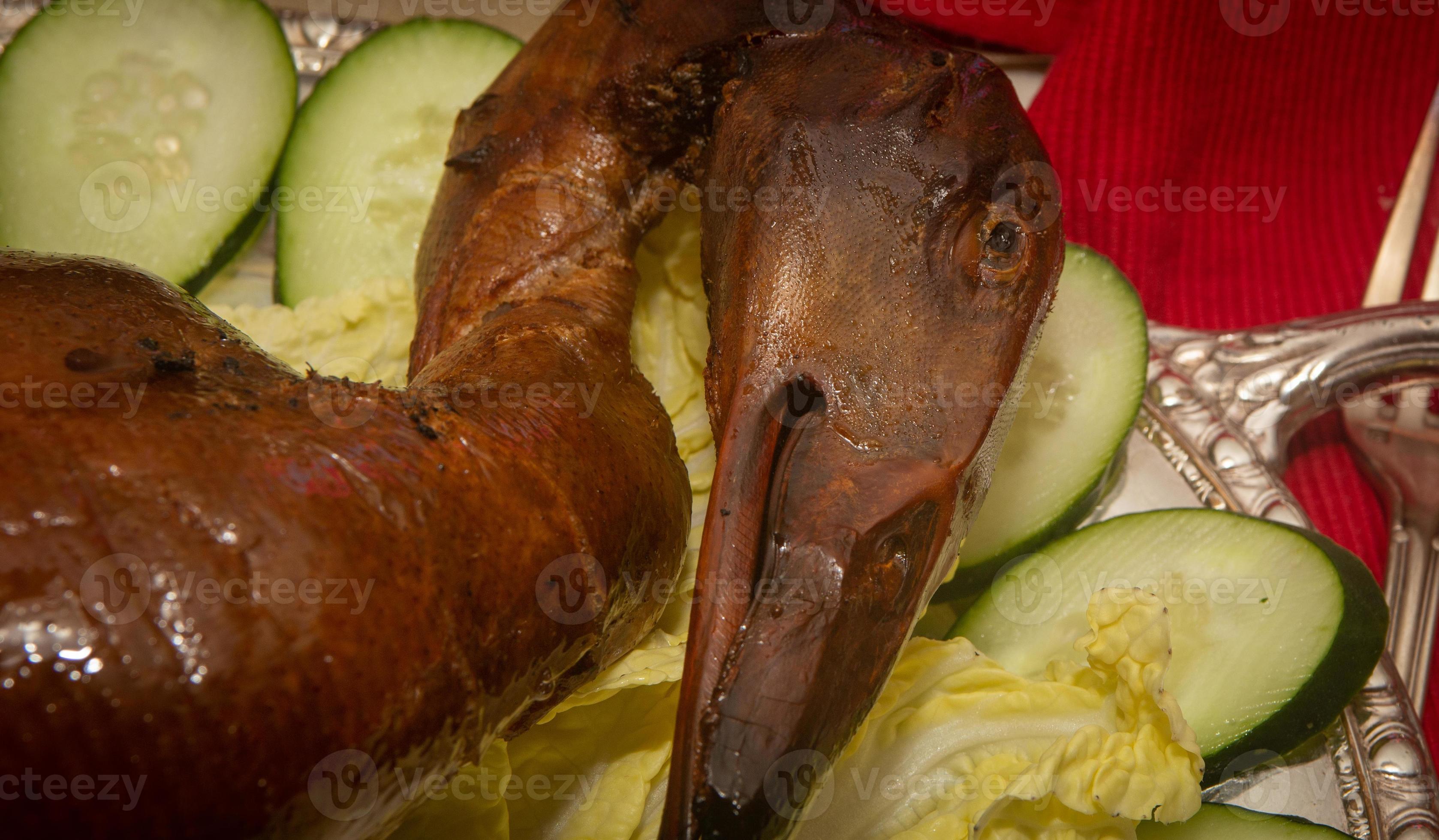 Peking duck head 20825500 Stock Photo at Vecteezy