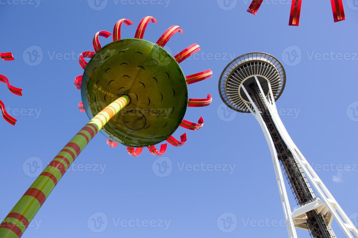 Seattle ciudad acero flores y un futurista torre foto