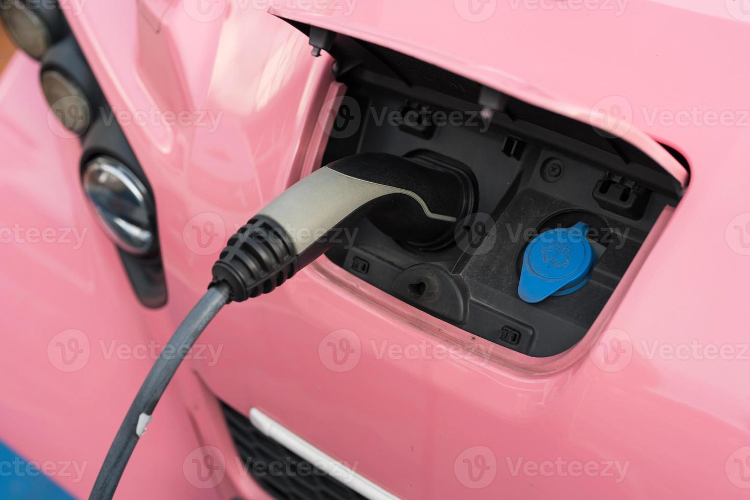 E-mobility, Electric vehicle charging, Electric car charging station photo