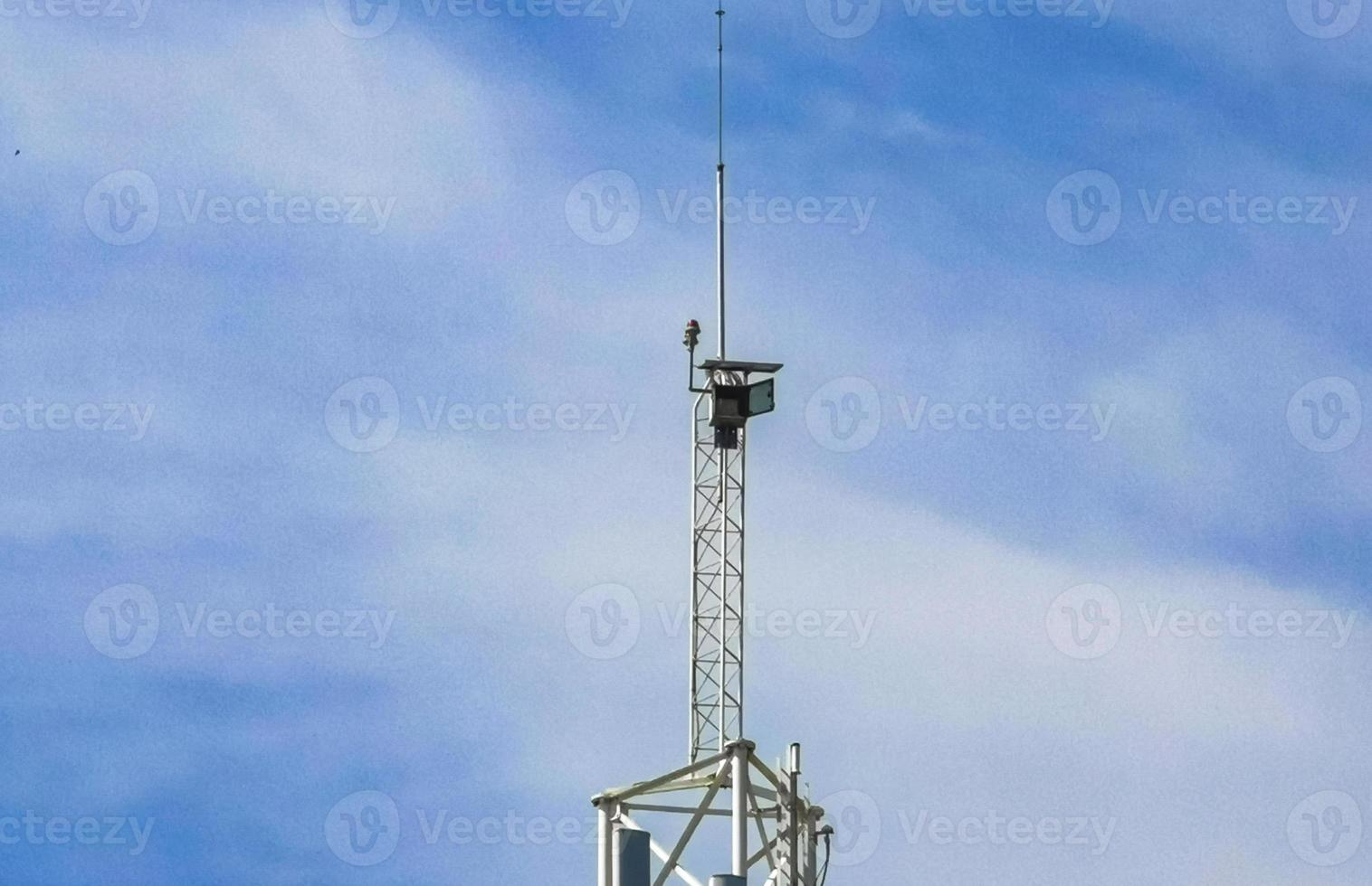 plata blanco 5g torre radiación en puerto escondido México. foto