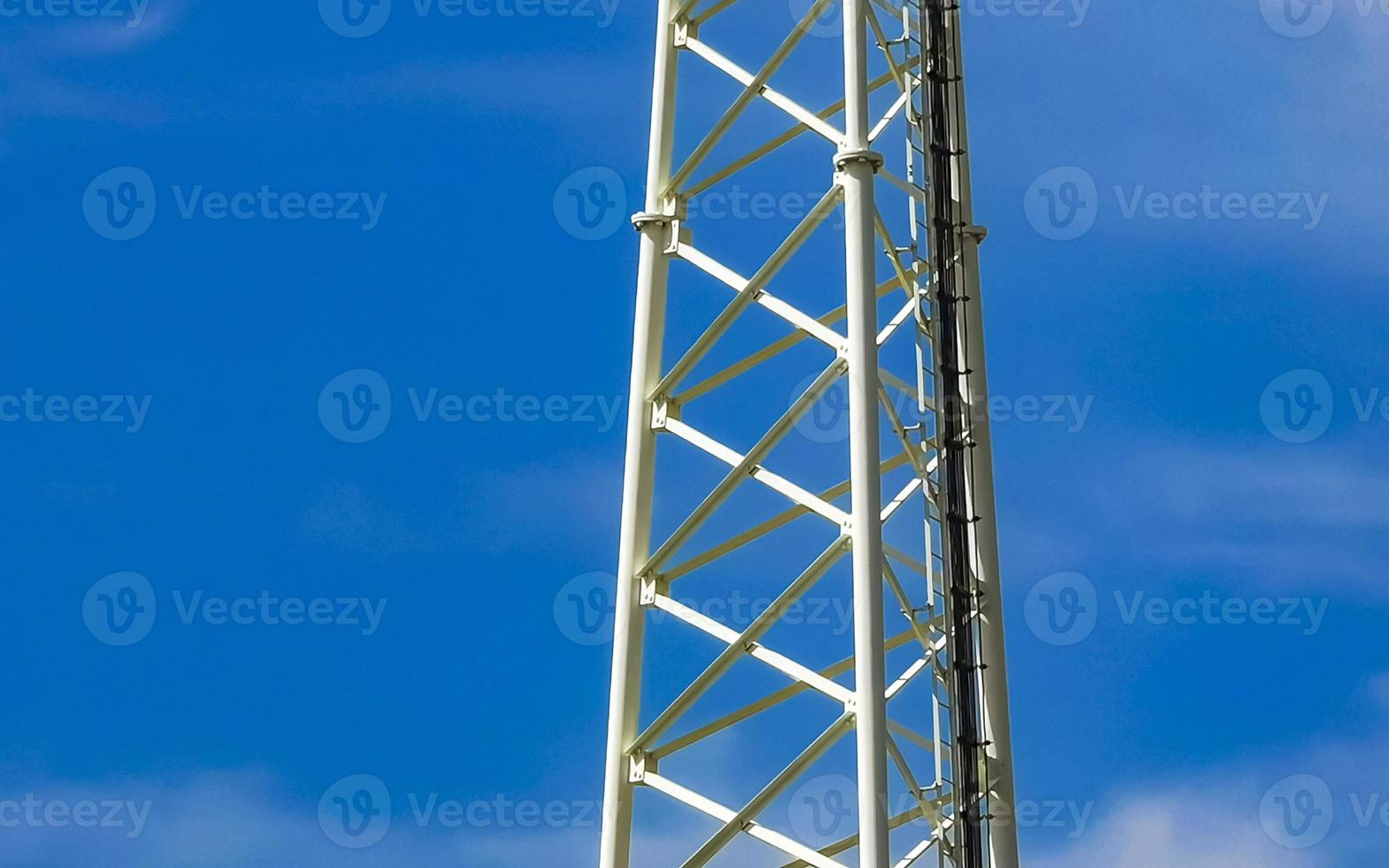 plata blanco 5g torre radiación en puerto escondido México. foto