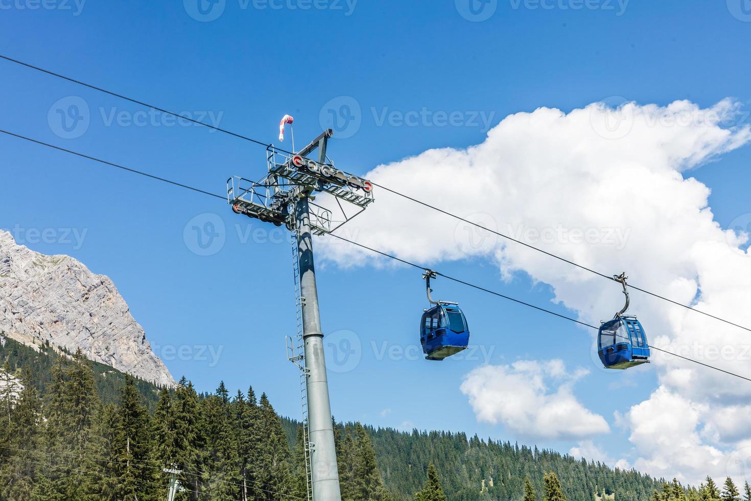 esquí levantar cabina a el Alpes foto