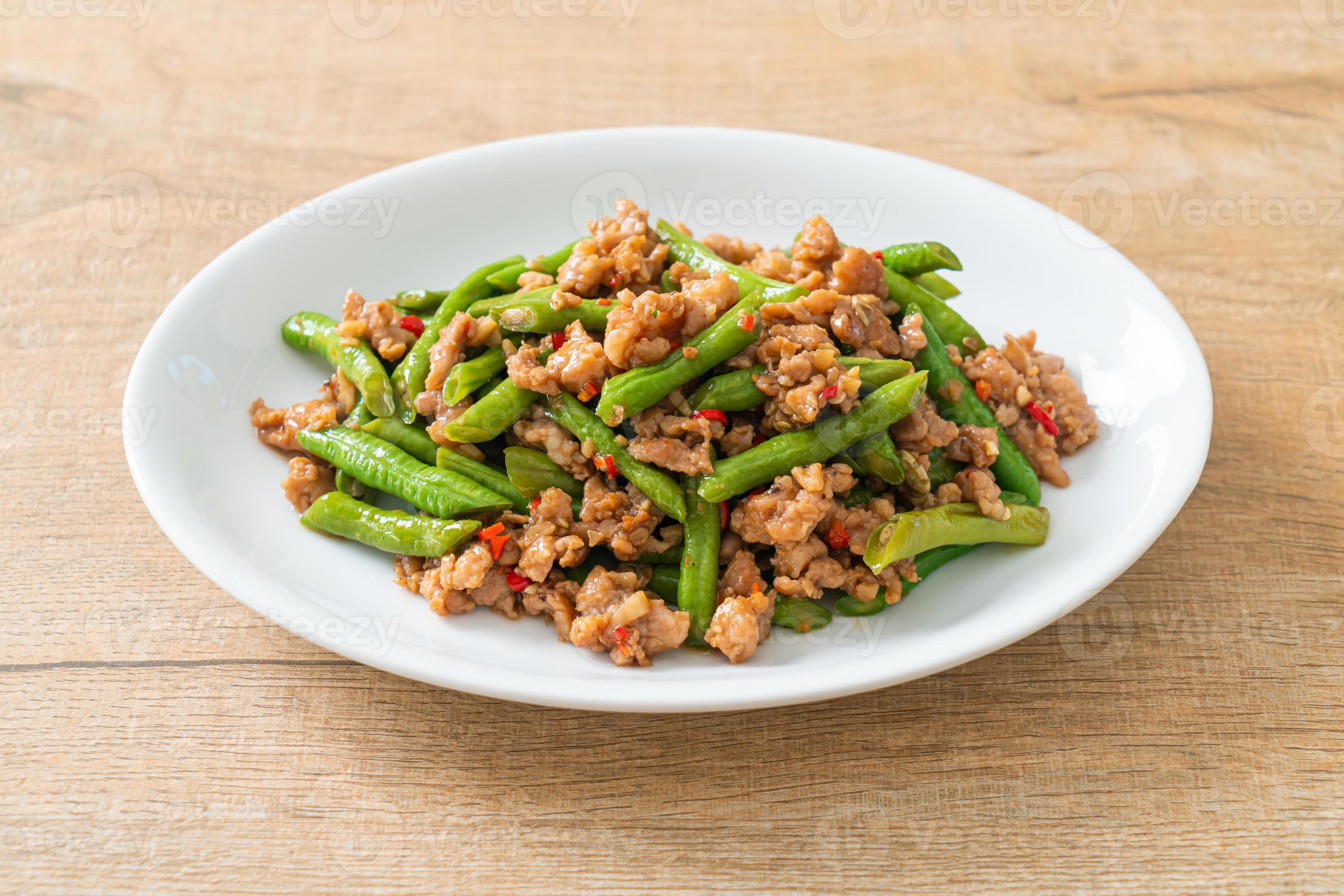 stirfried french bean or green bean with minced pork 20916217 Stock