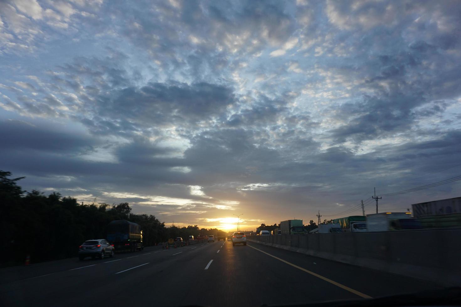 escénico ver de cibubur Jacarta Bandung Peaje la carretera foto