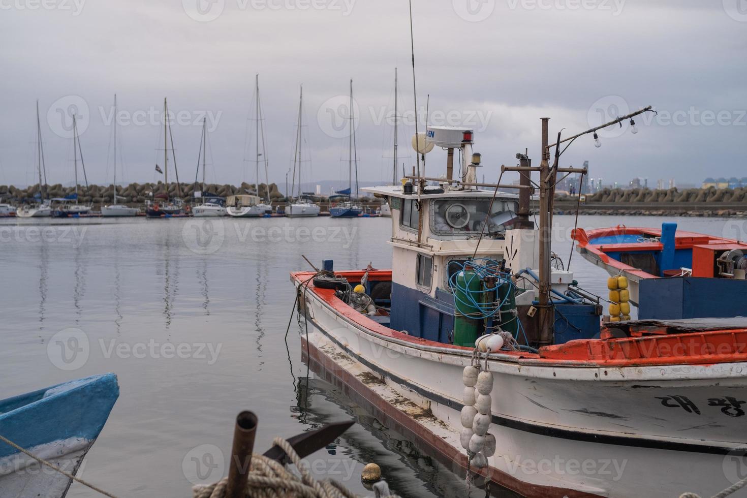 el tarde a el pescar Puerto foto