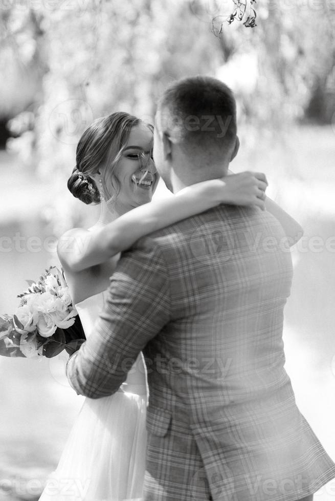the first meeting of the bride and groom photo