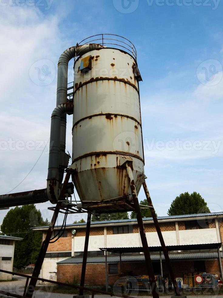Rusty water tower photo