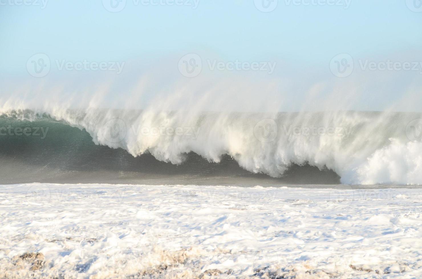 Huge sea waves photo