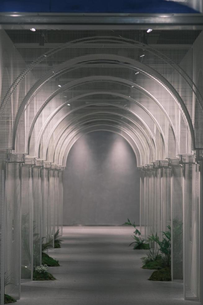 A white wire frame arch photo