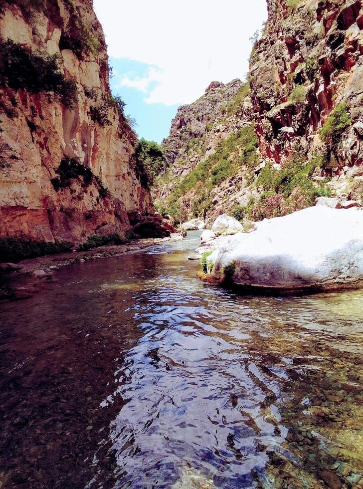 descubrir el maravilloso belleza de Valle el kannar en chefchauen, Marruecos un viaje dentro el corazón de naturaleza tranquilo y majestuoso paisajes foto