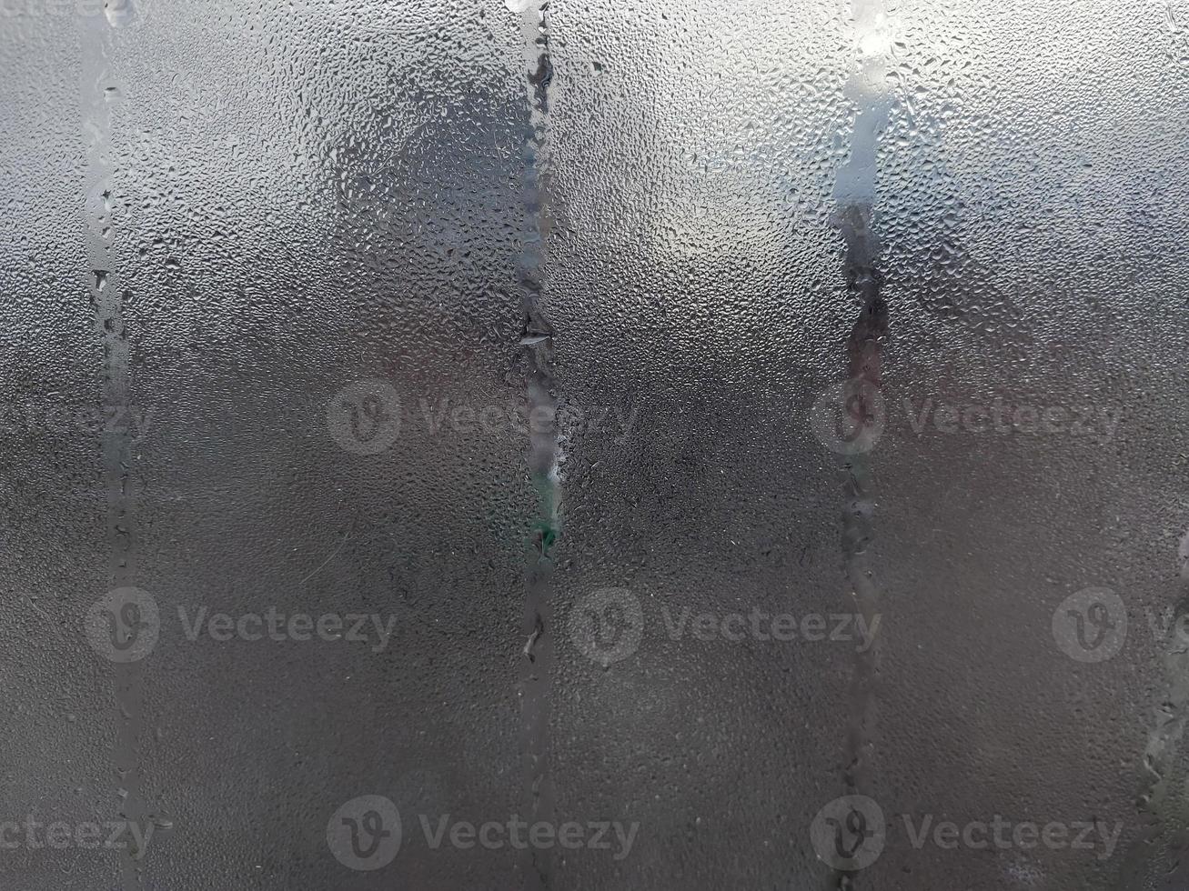 empañado vaso desde el evaporación de humedad en el balcón foto