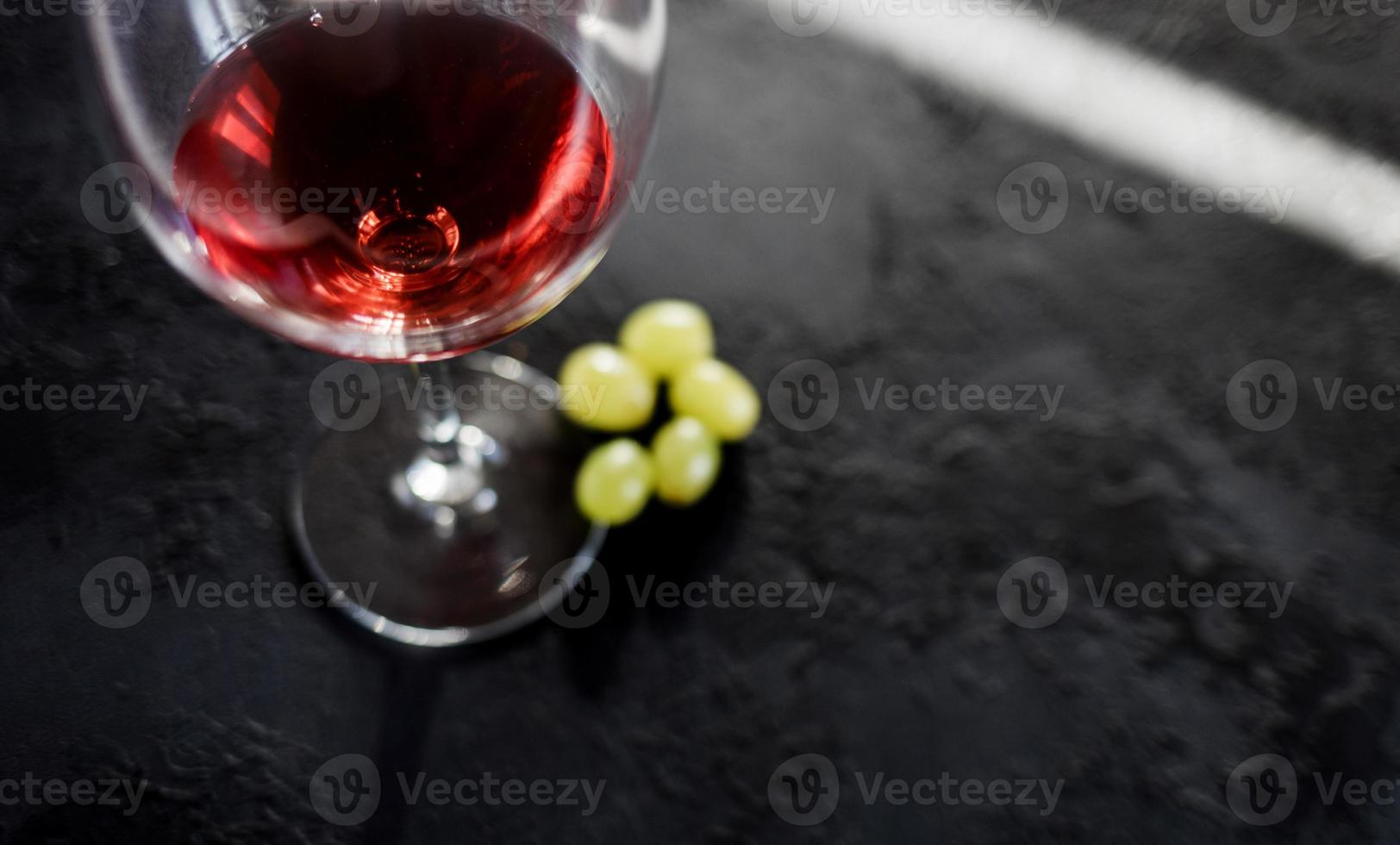 glasses of wine photo