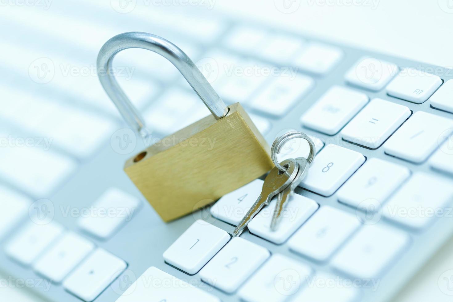 seguridad bloquear en blanco computadora teclado foto