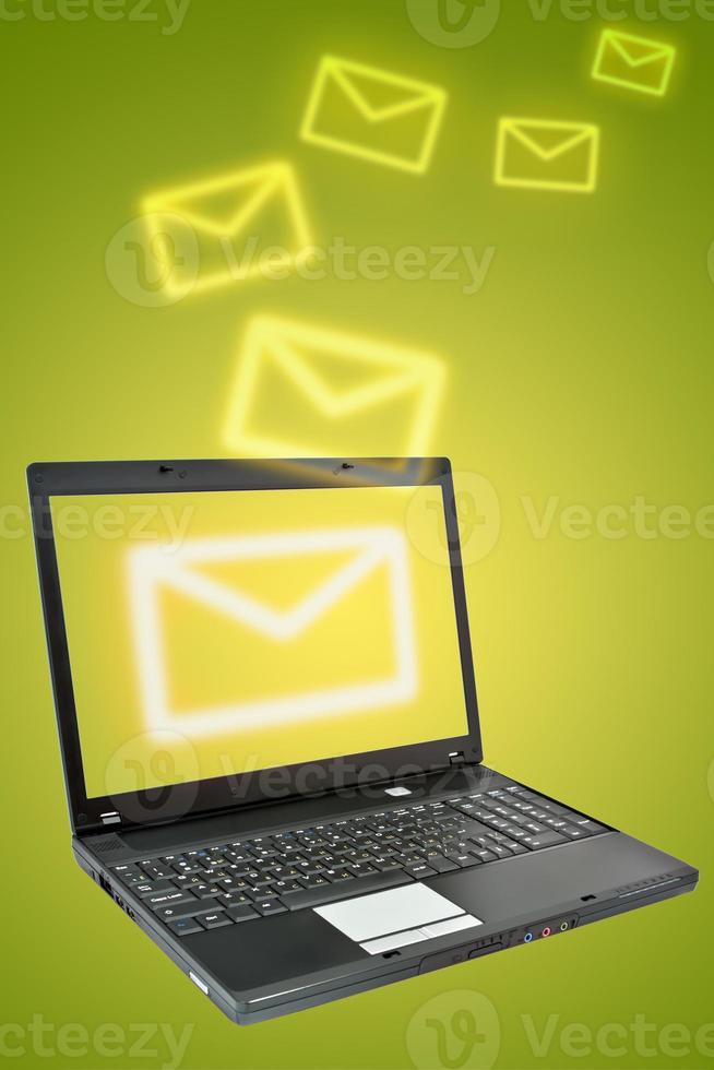 ordenador portátil con correo icono foto