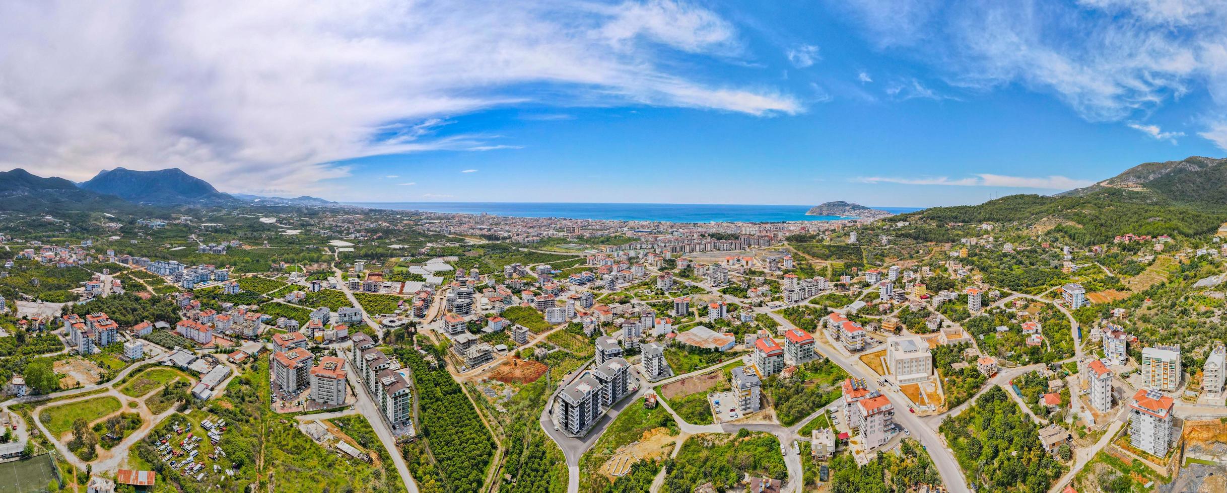 aéreo mar y ciudad foto