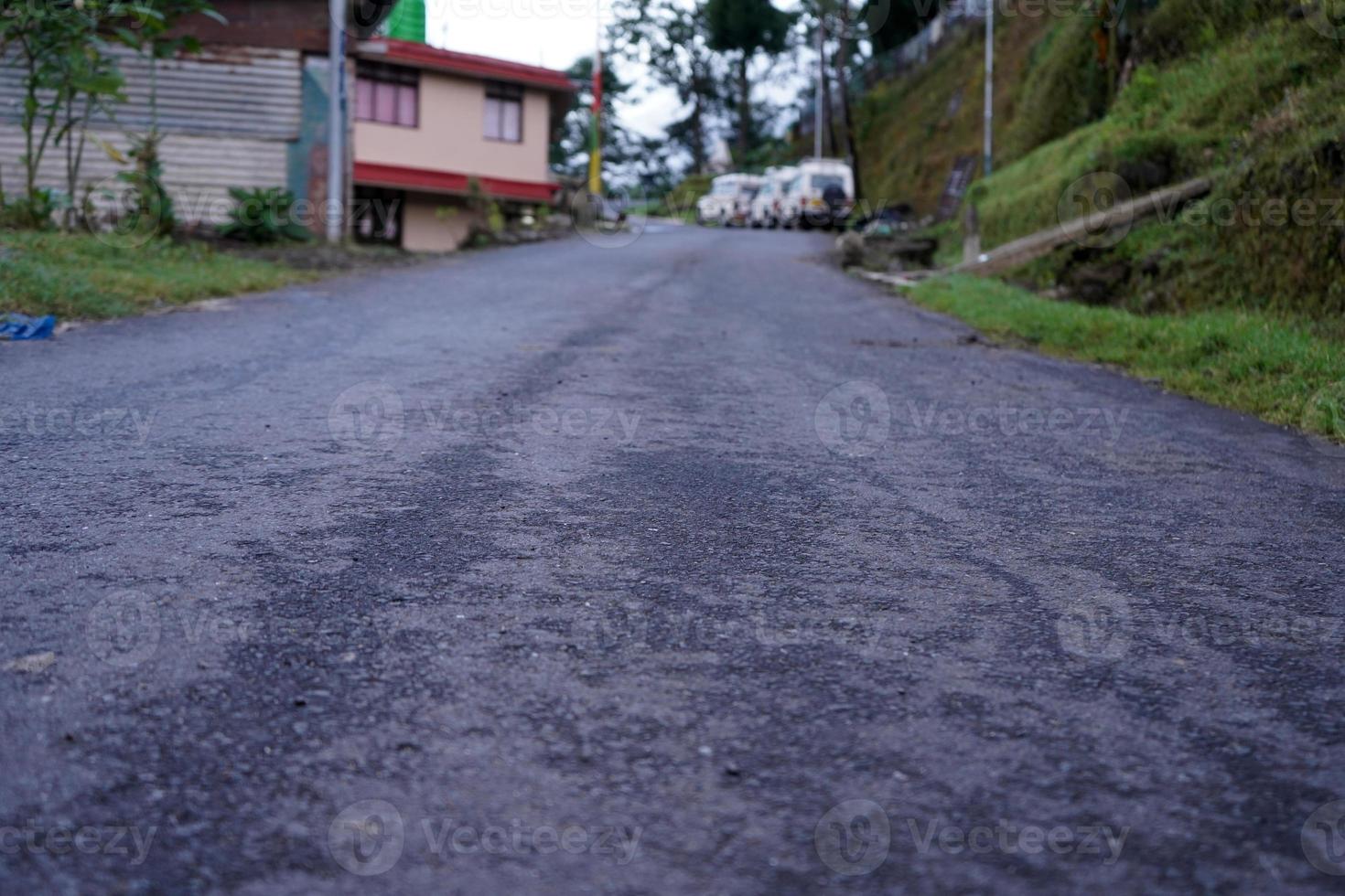 inclinado la carretera hacia zuluk desde phadamchen a sikkim foto