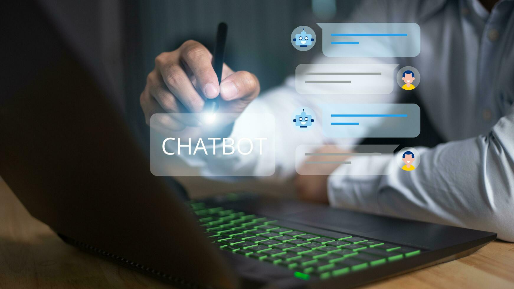 chatbot conversación. persona utilizando en línea cliente Servicio con charla larva del moscardón a obtener apoyo. artificial inteligencia y crm software automatización tecnología. virtual asistente en Internet. foto