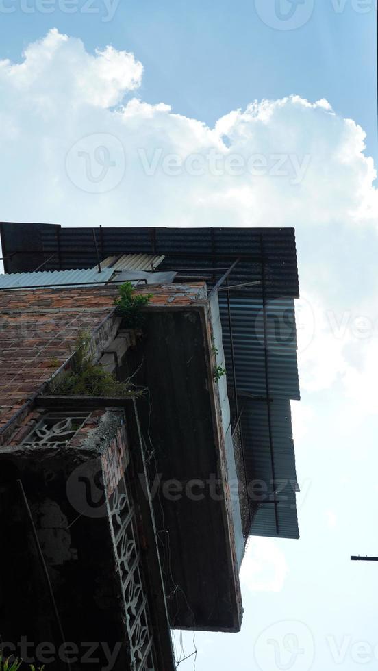 el antiguo edificios situado en el antiguo la carretera de el Guangzhou ciudad en China foto