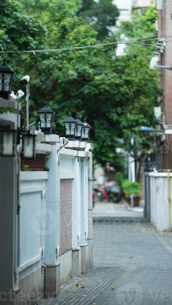 el antiguo edificios situado en el antiguo la carretera de el Guangzhou ciudad en China foto