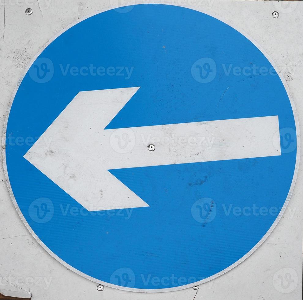 direction arrow sign photo