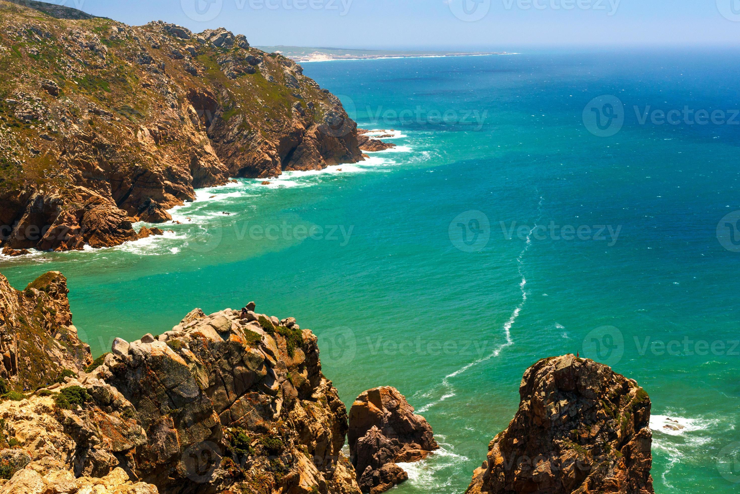 View of the Atlantic Ocean from Cape Roca, Portugal 21194502 Stock