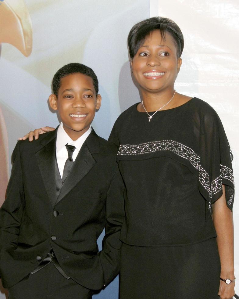 Tyler James Williams  his motherWriters Guild Awards 2006Hollywood PalladiumLos Angeles CAFebruary 4 20062006 photo